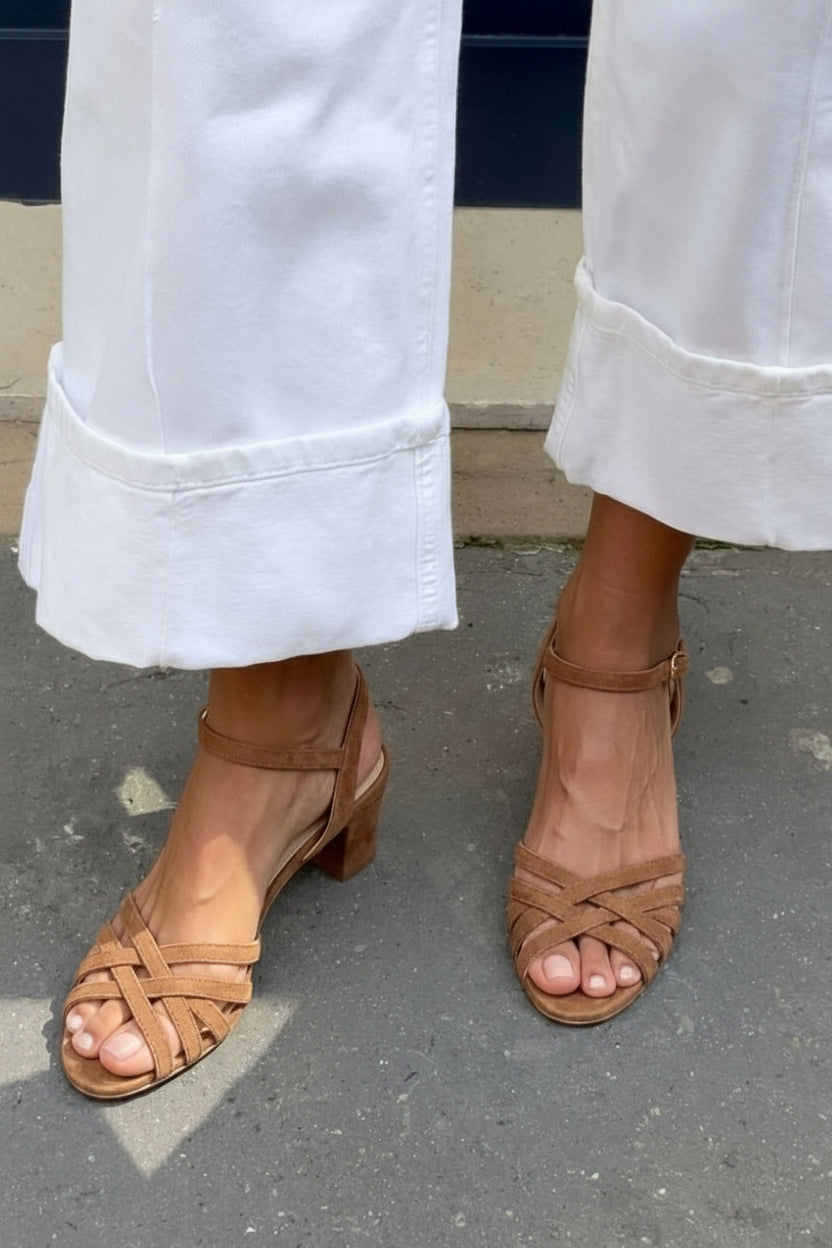 Vivi – Sandaler med korsade remmar och klack