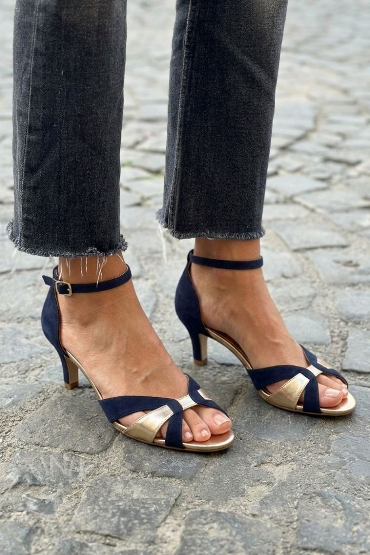 Siv – Eleganta kitten heels med korslagda remmar