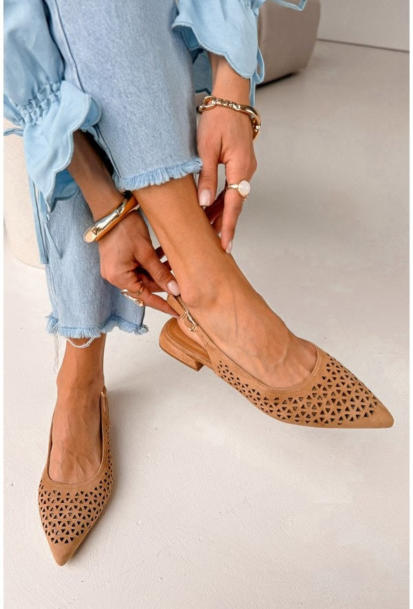 Elsa – Spetsig slingback-ballerina med laserdetaljer