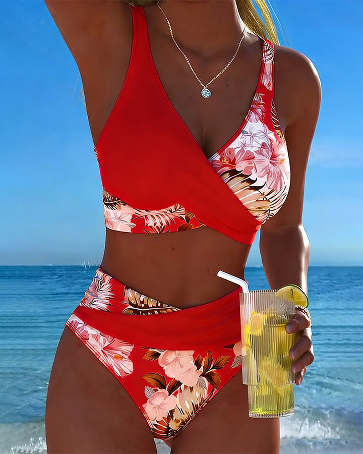 Jolina | Blommig kontrastdelad bikini