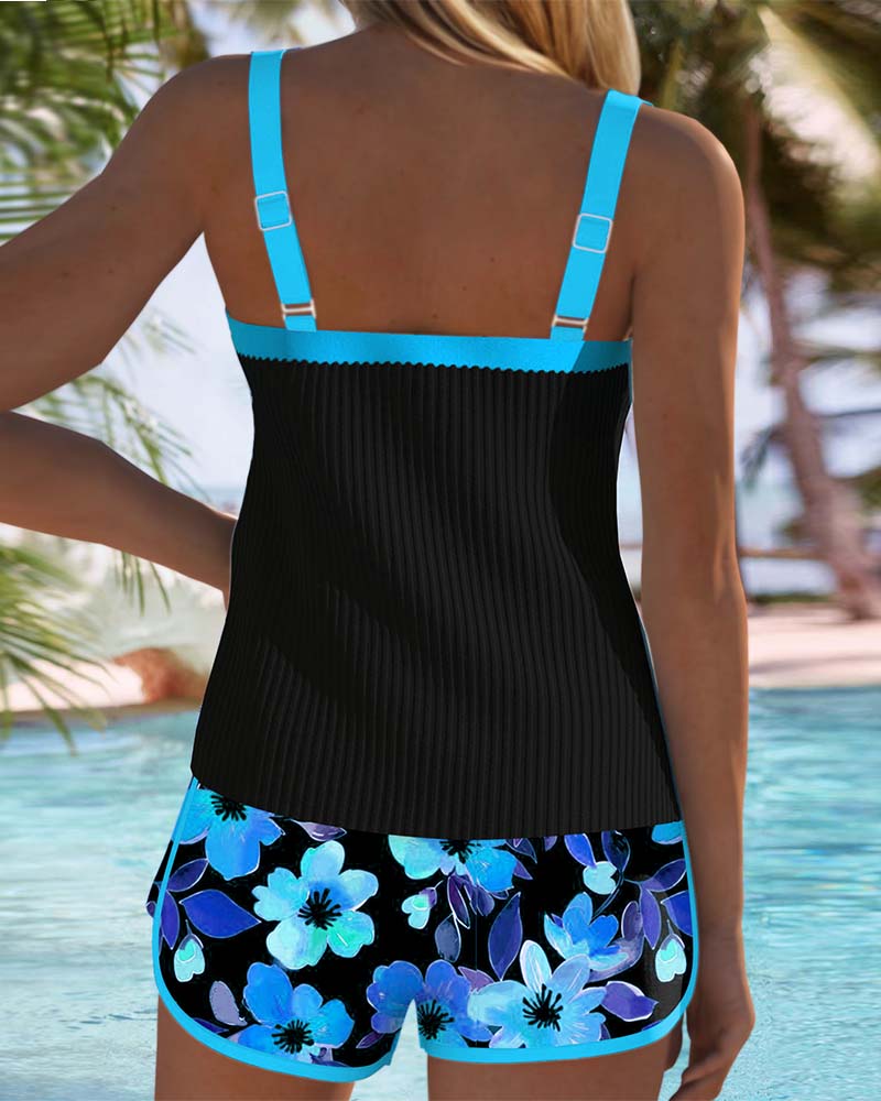 Inger – Blommig tankini med shortsbottom