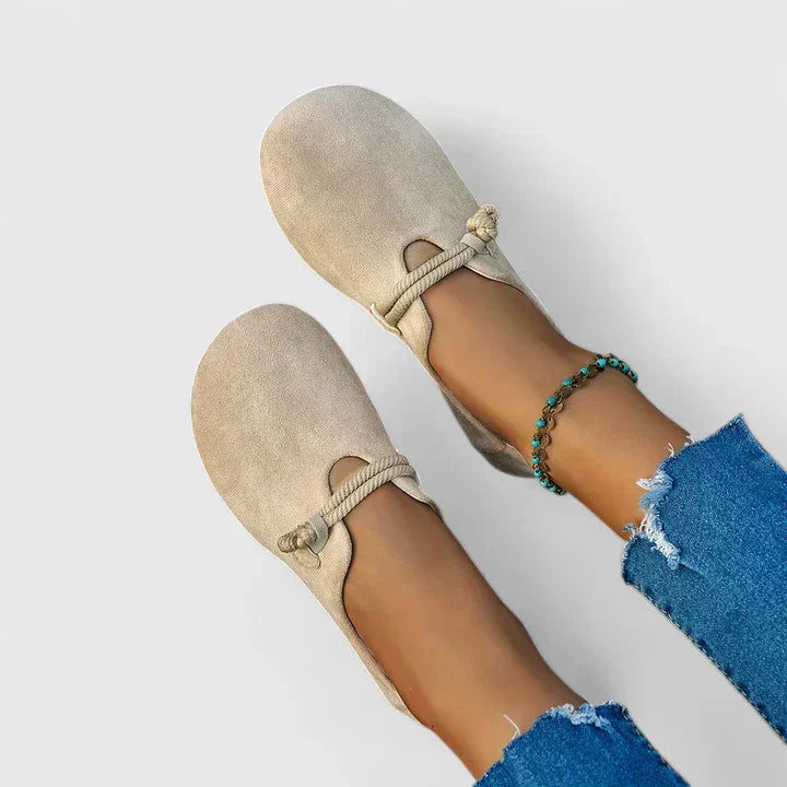 Astrid | Orthopedic slip-ins with anatomical comfort and timeless style