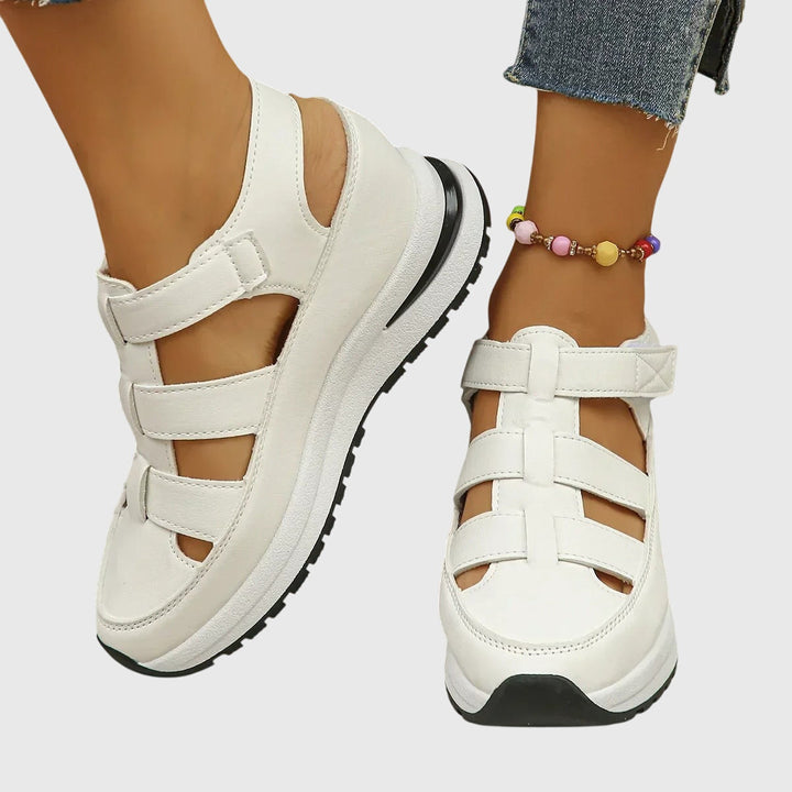 Gudrun – Ortopediska sandaler