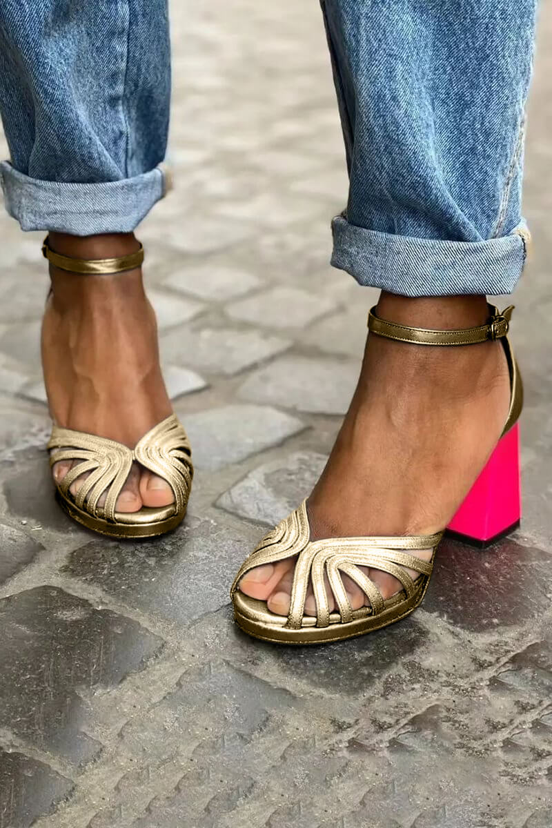 Inga – Klacksandal med peep toe och ankelbandet