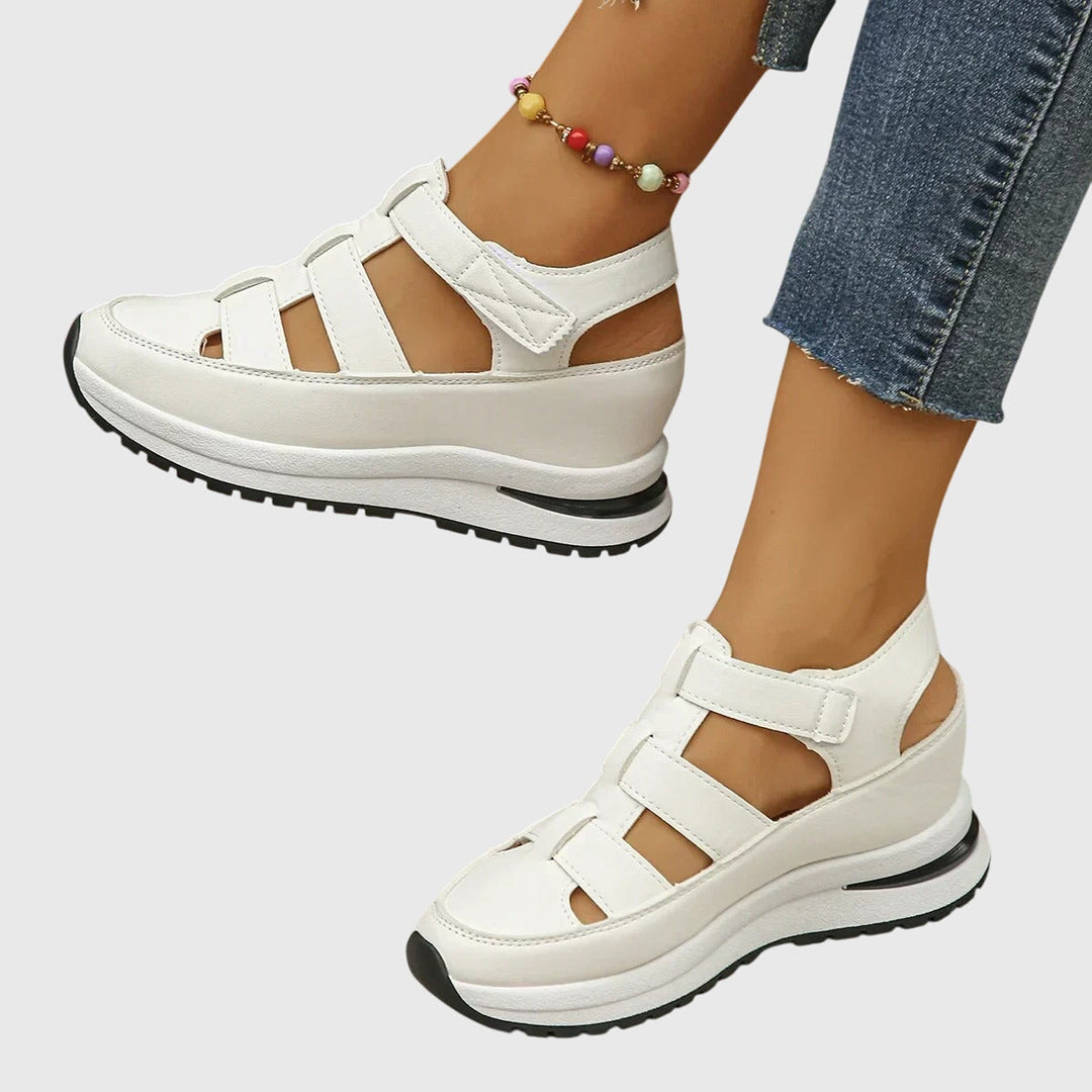 Gudrun – Ortopediska sandaler