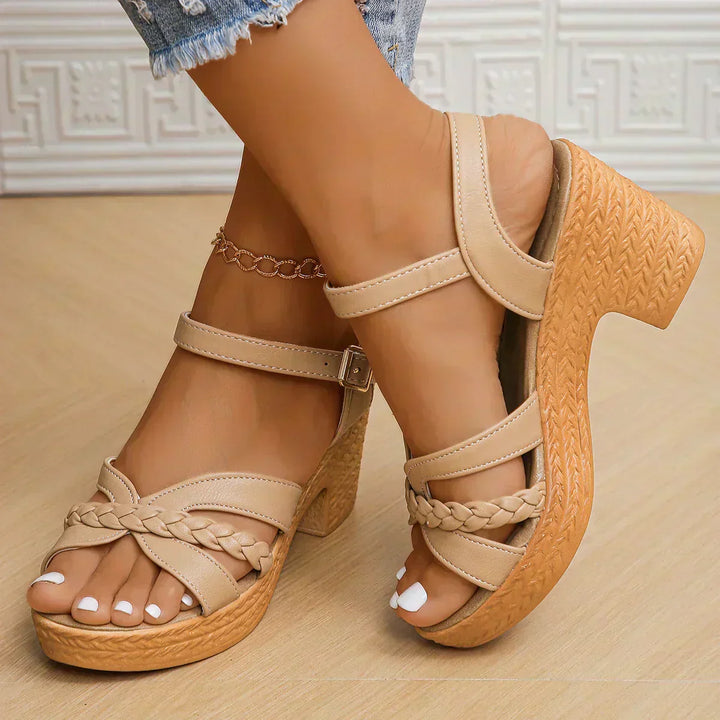 Gudrun – Ortopediska sandaler