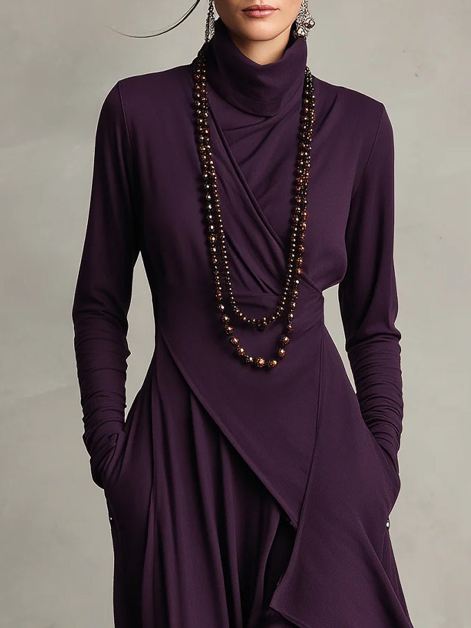 Hillevi – Elegant höghalsad asymmetrisk draperad maxiklänning