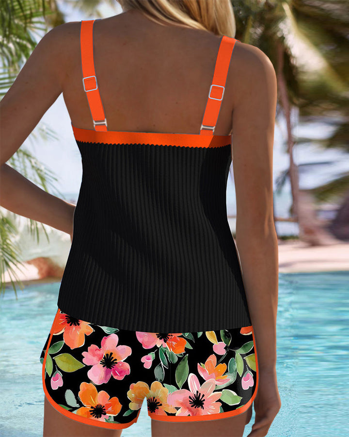 Inger – Blommig tankini med shortsbottom