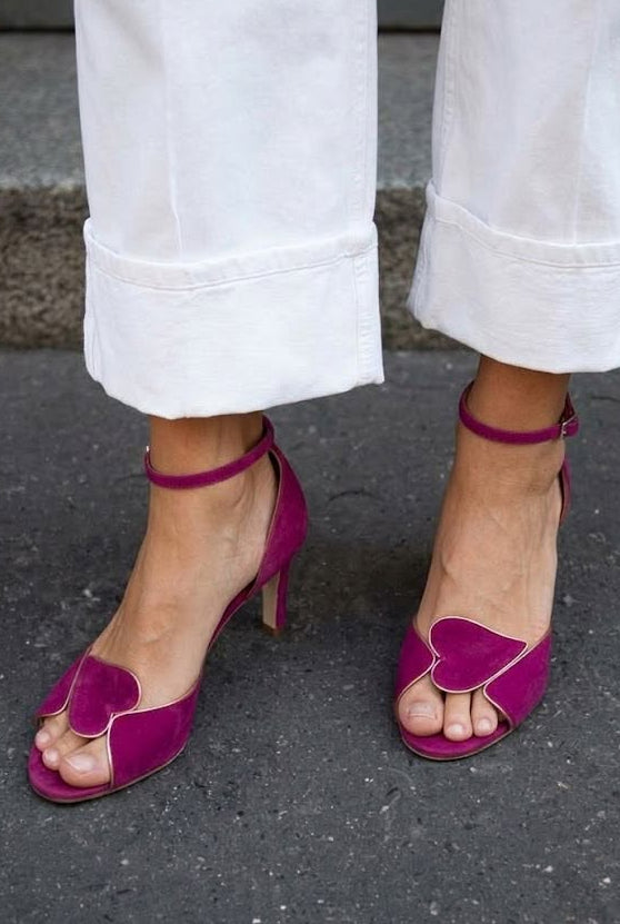 Greta – Peep toe-klackar med hjärtdetalj