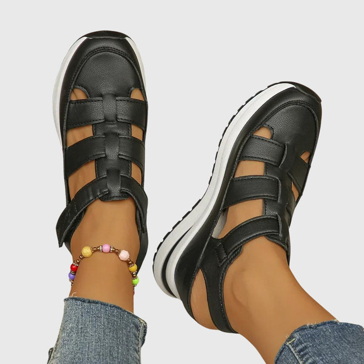 Gudrun – Ortopediska sandaler