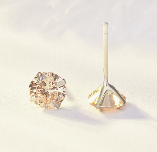 Elegant Tera Gold Drop Earrings
