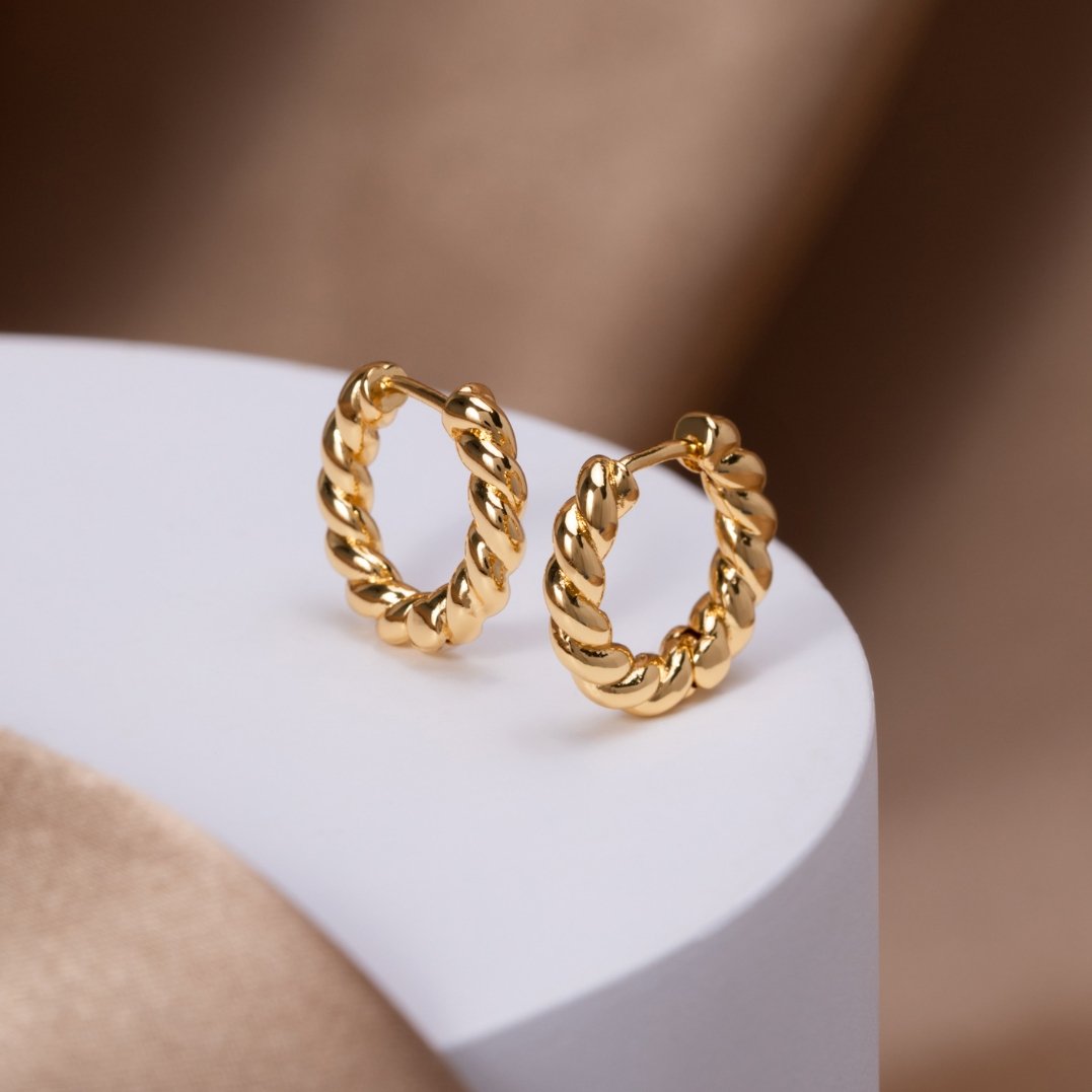 KRYSTAL | STYLISH TWIST EARRINGS