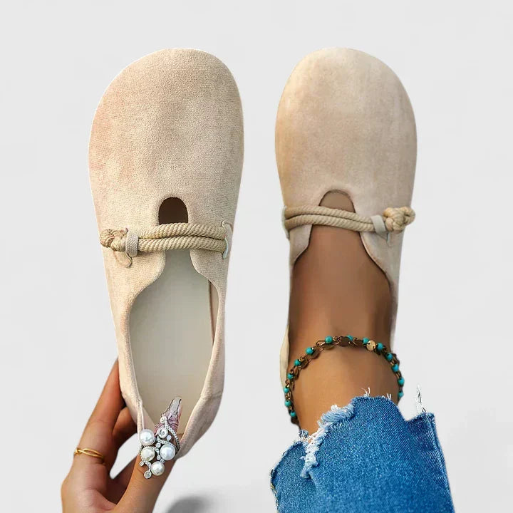 Astrid | Orthopedic slip-ins with anatomical comfort and timeless style
